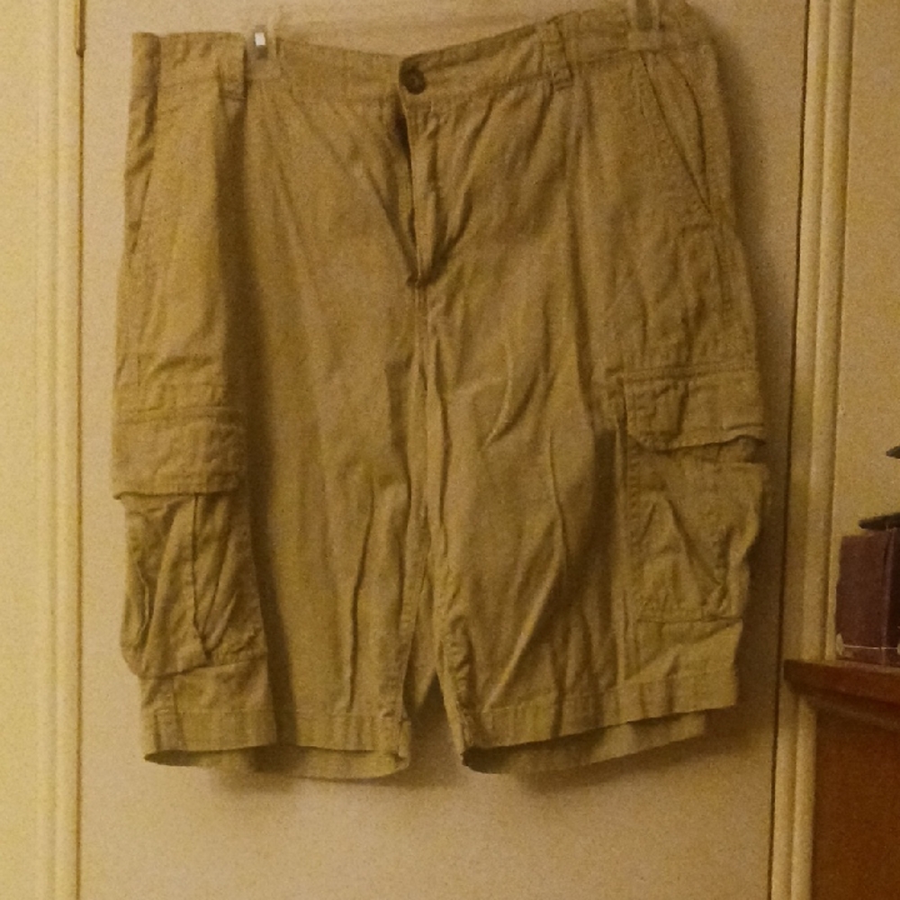 Classic Tan Cargo Shorts for Men